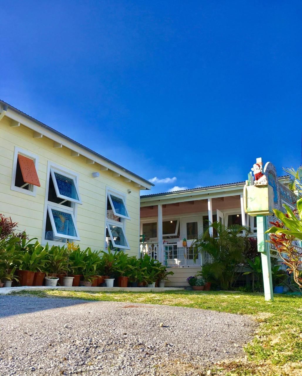Guest House One One One นันโจ ภายนอก รูปภาพ